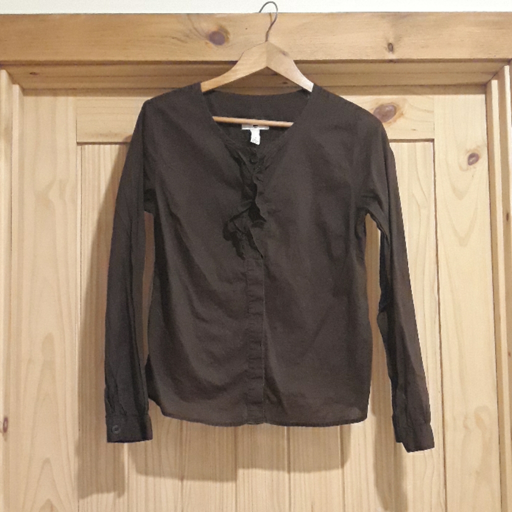 Gap Button Down Ruffle Blouse. Size Medium.